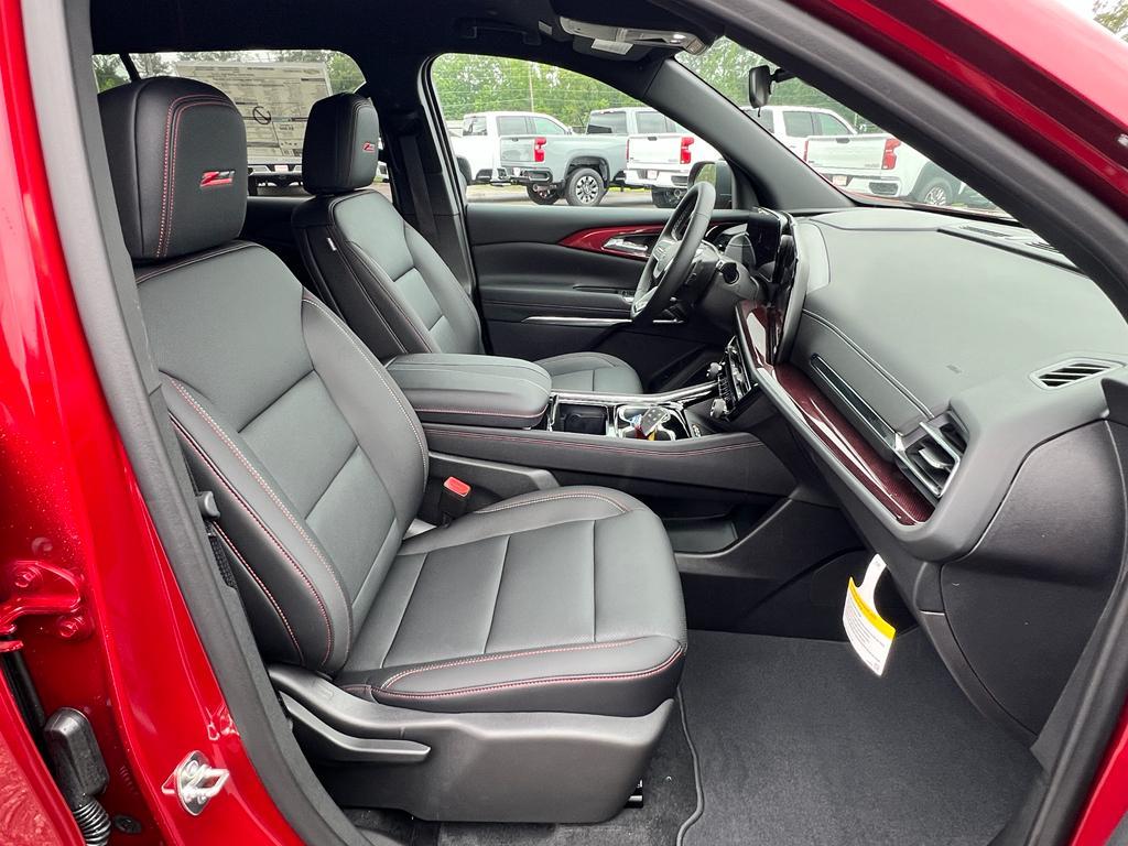 new 2025 Chevrolet Traverse car, priced at $50,330