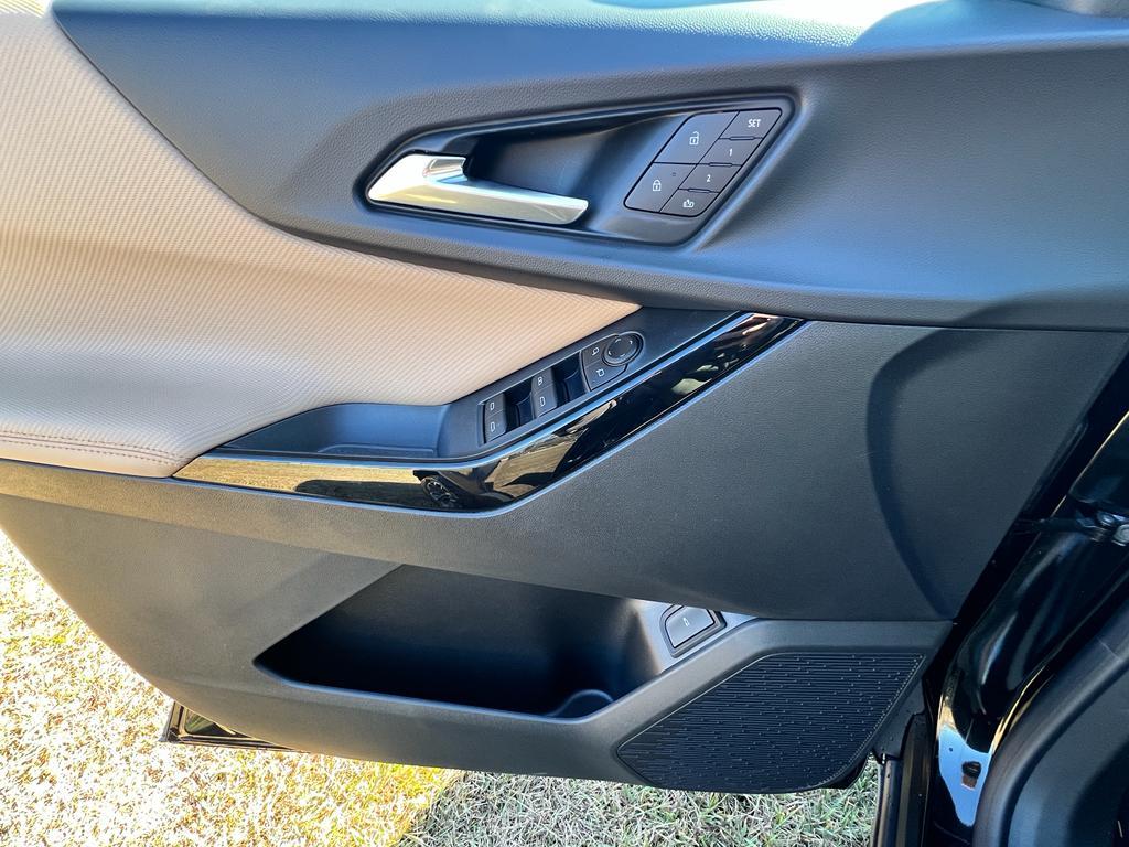 new 2026 Chevrolet Equinox car, priced at $36,730