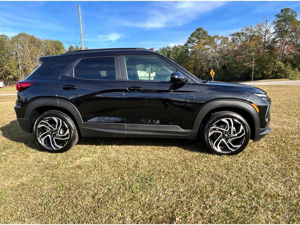 new 2025 Chevrolet TrailBlazer car, priced at $29,430