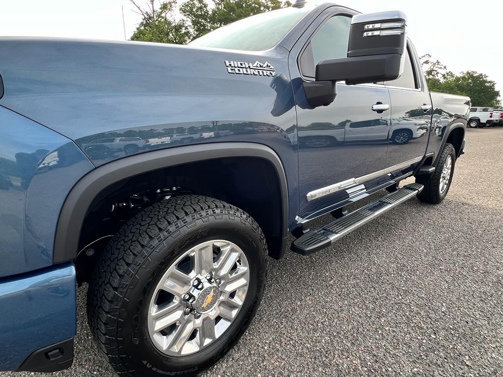 new 2025 Chevrolet Silverado 2500 car, priced at $85,905