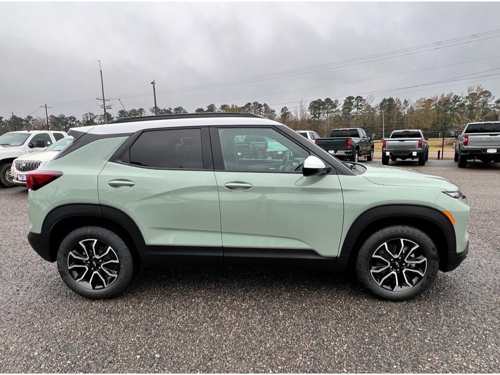 new 2025 Chevrolet TrailBlazer car, priced at $30,585