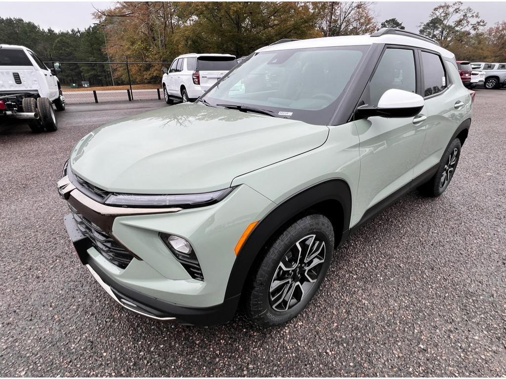 new 2025 Chevrolet TrailBlazer car, priced at $30,585