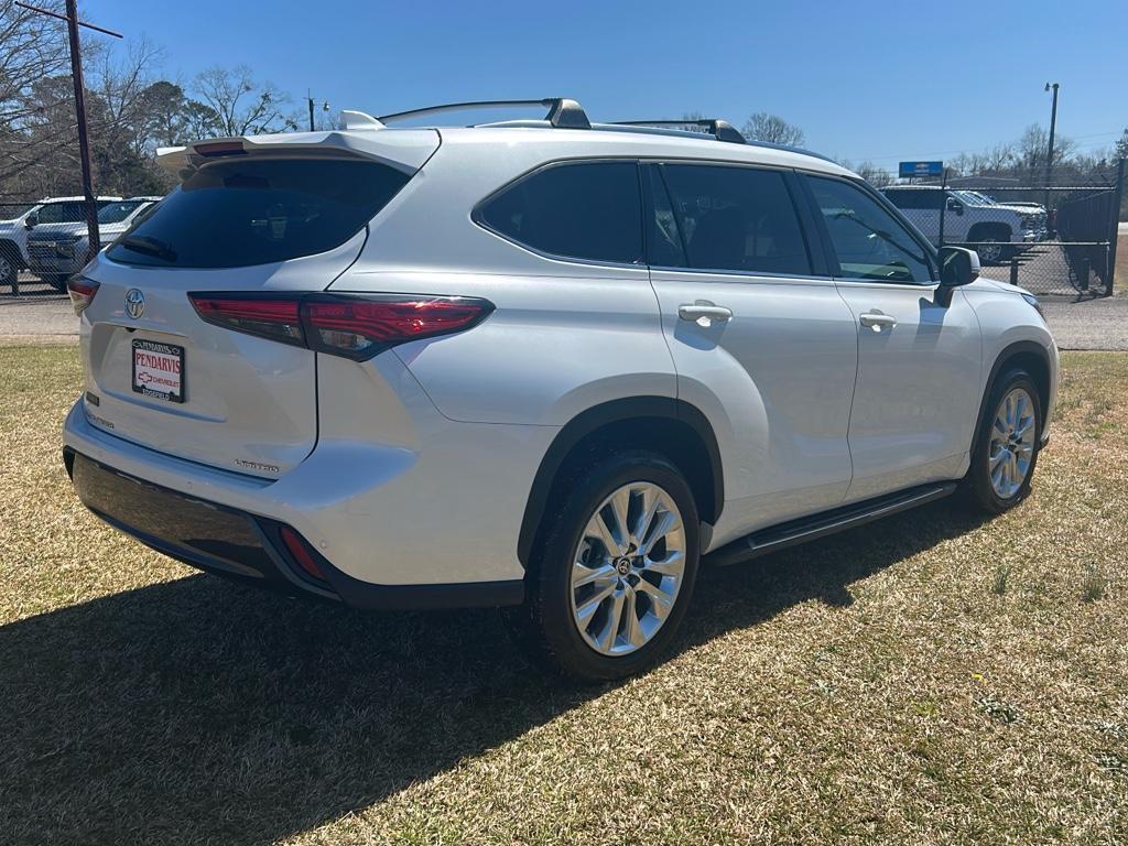 used 2023 Toyota Highlander car, priced at $42,335