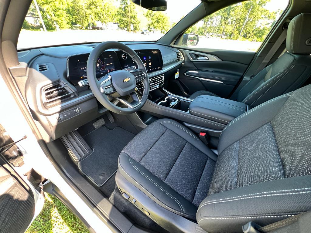 new 2025 Chevrolet Traverse car, priced at $42,235