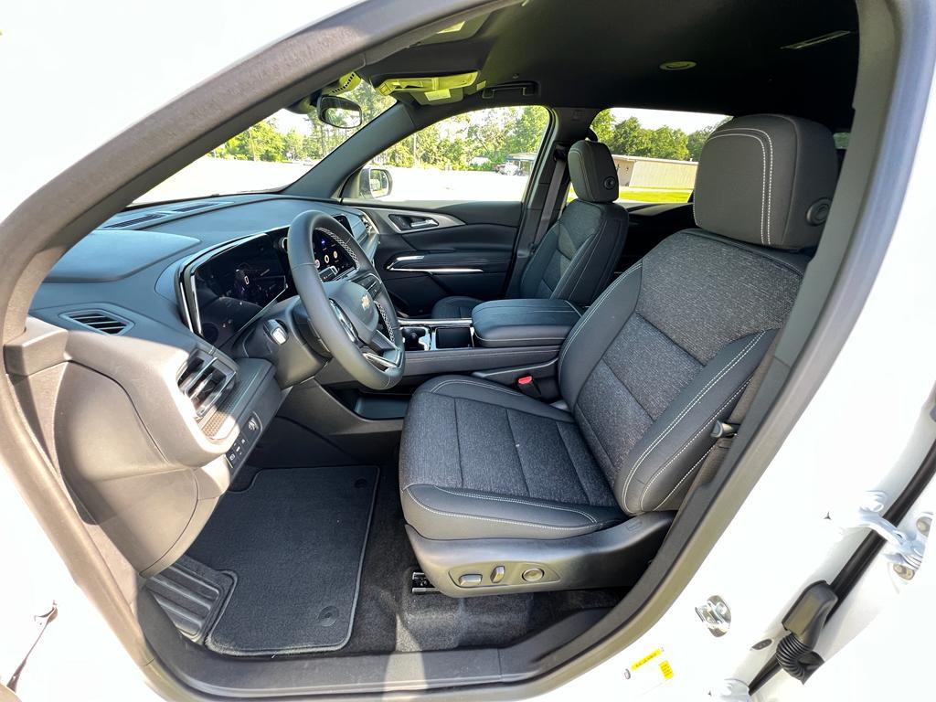 new 2025 Chevrolet Traverse car, priced at $42,235