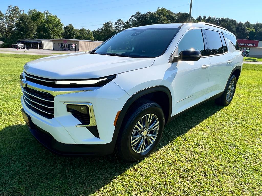 new 2025 Chevrolet Traverse car, priced at $42,235