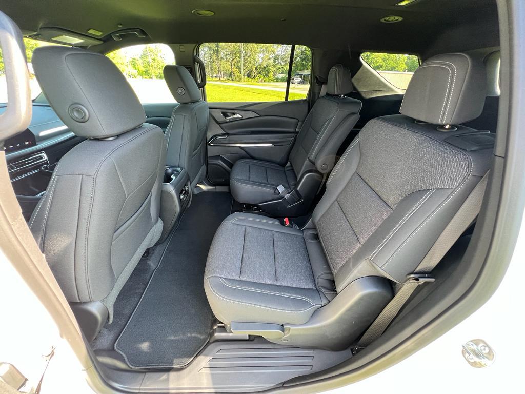 new 2025 Chevrolet Traverse car, priced at $42,235
