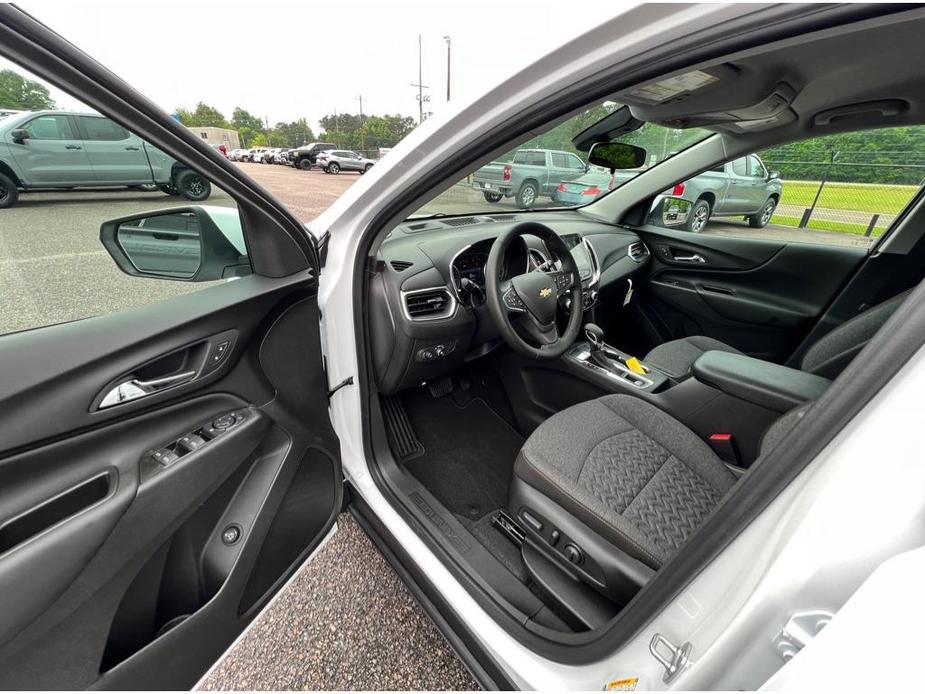 new 2024 Chevrolet Equinox car, priced at $31,030