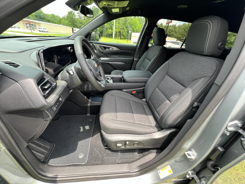 new 2025 Chevrolet Traverse car, priced at $42,735