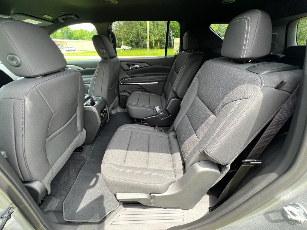 new 2025 Chevrolet Traverse car, priced at $42,735