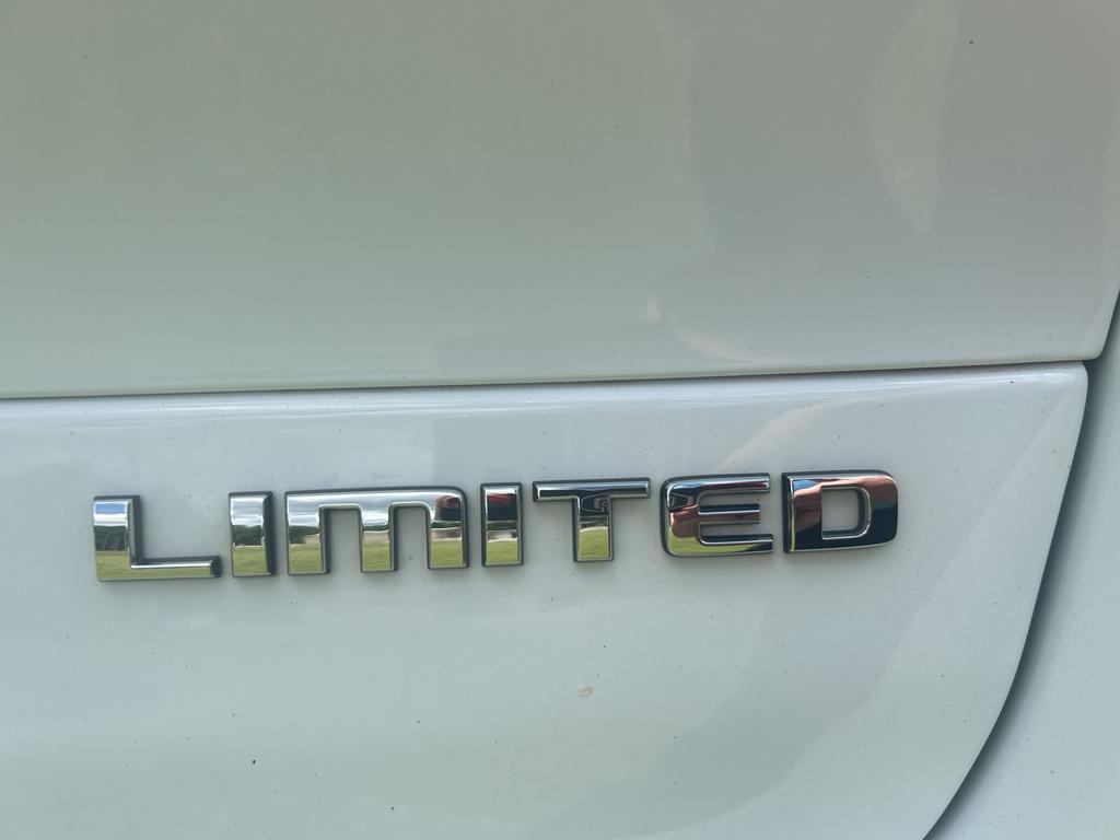 used 2021 Jeep Grand Cherokee L car, priced at $29,676