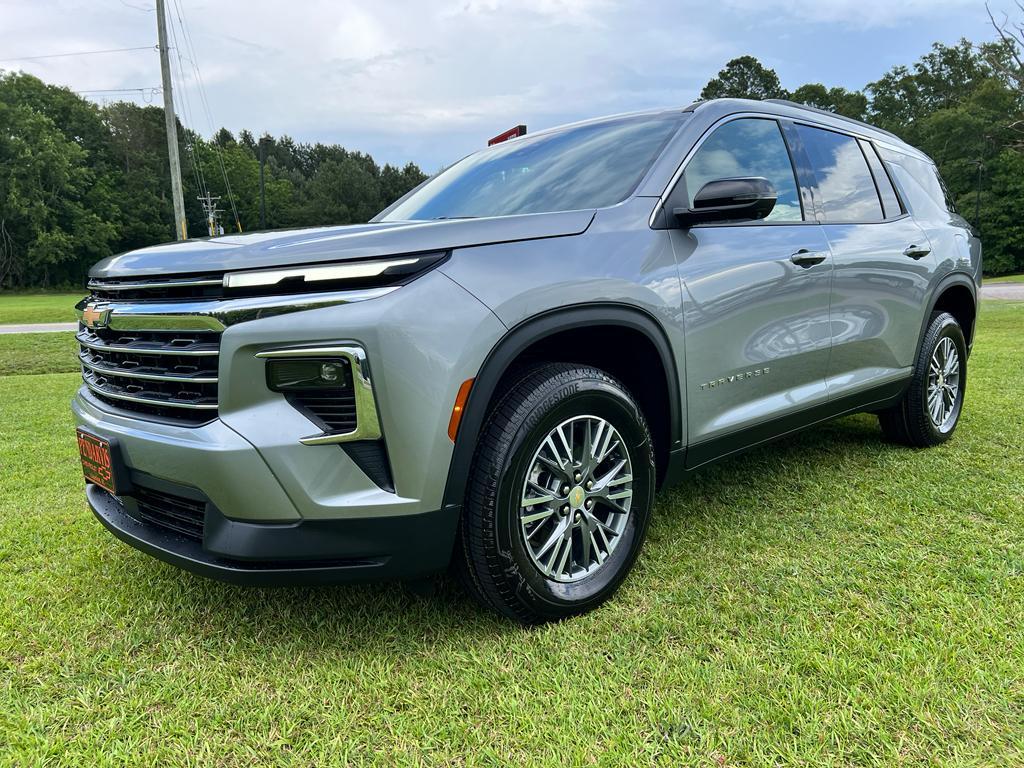 new 2025 Chevrolet Traverse car, priced at $42,735