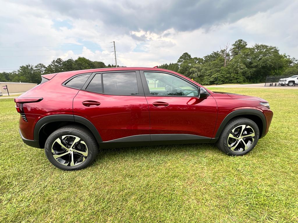 new 2025 Chevrolet Trax car, priced at $24,330