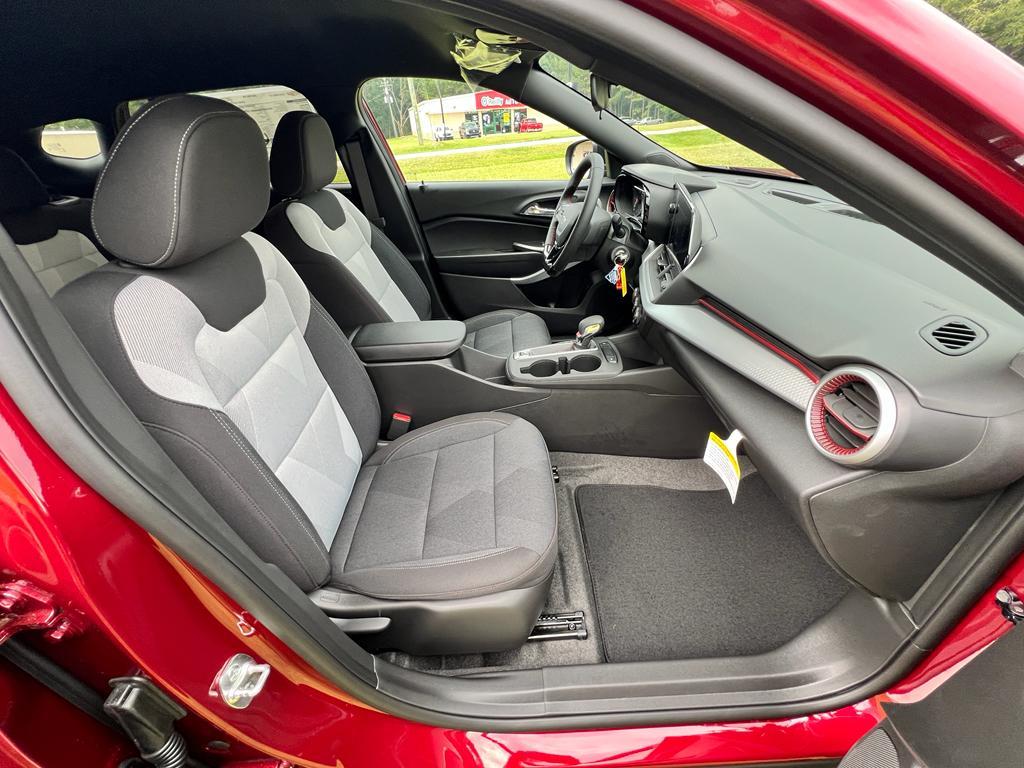 new 2025 Chevrolet Trax car, priced at $24,330
