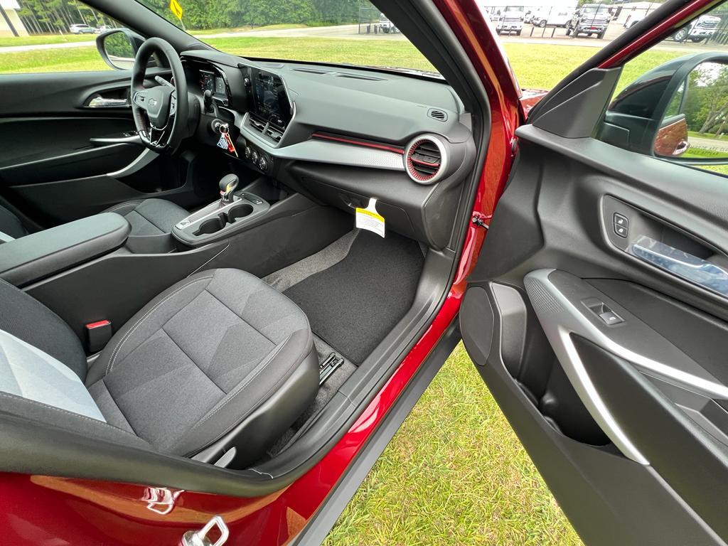 new 2025 Chevrolet Trax car, priced at $24,330