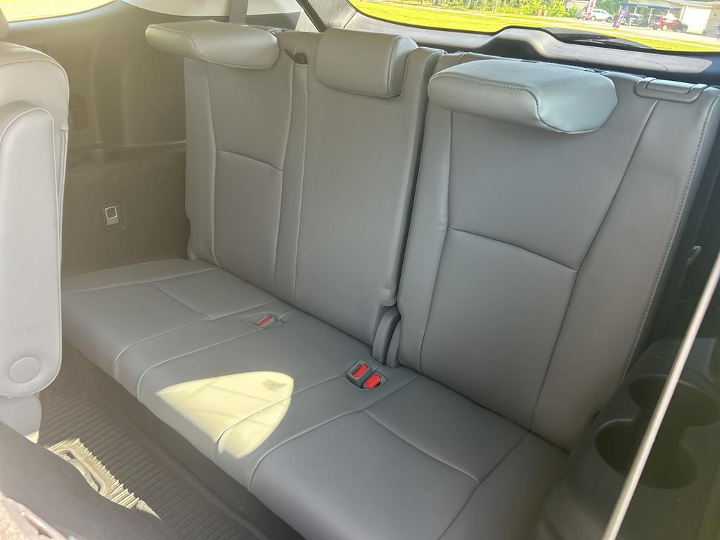 used 2022 Toyota Highlander car, priced at $39,875