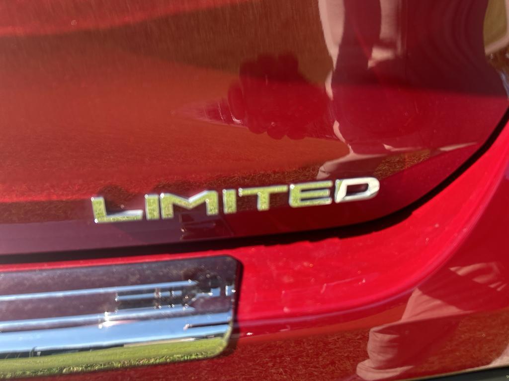 used 2022 Toyota Highlander car, priced at $39,875