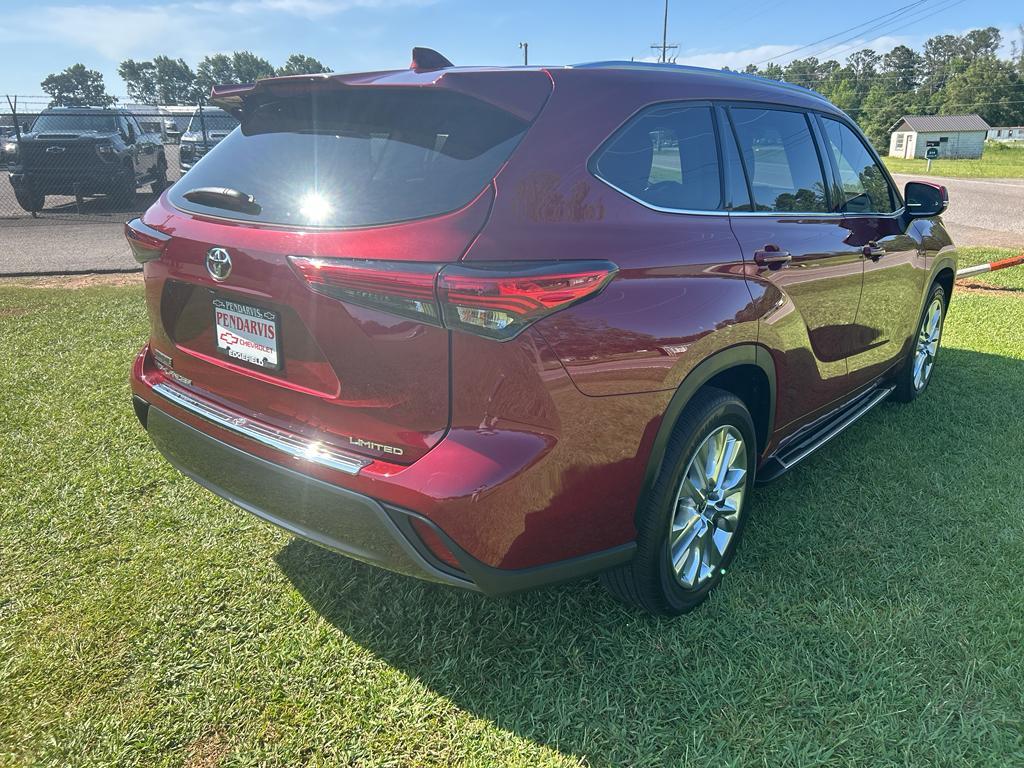 used 2022 Toyota Highlander car, priced at $39,875