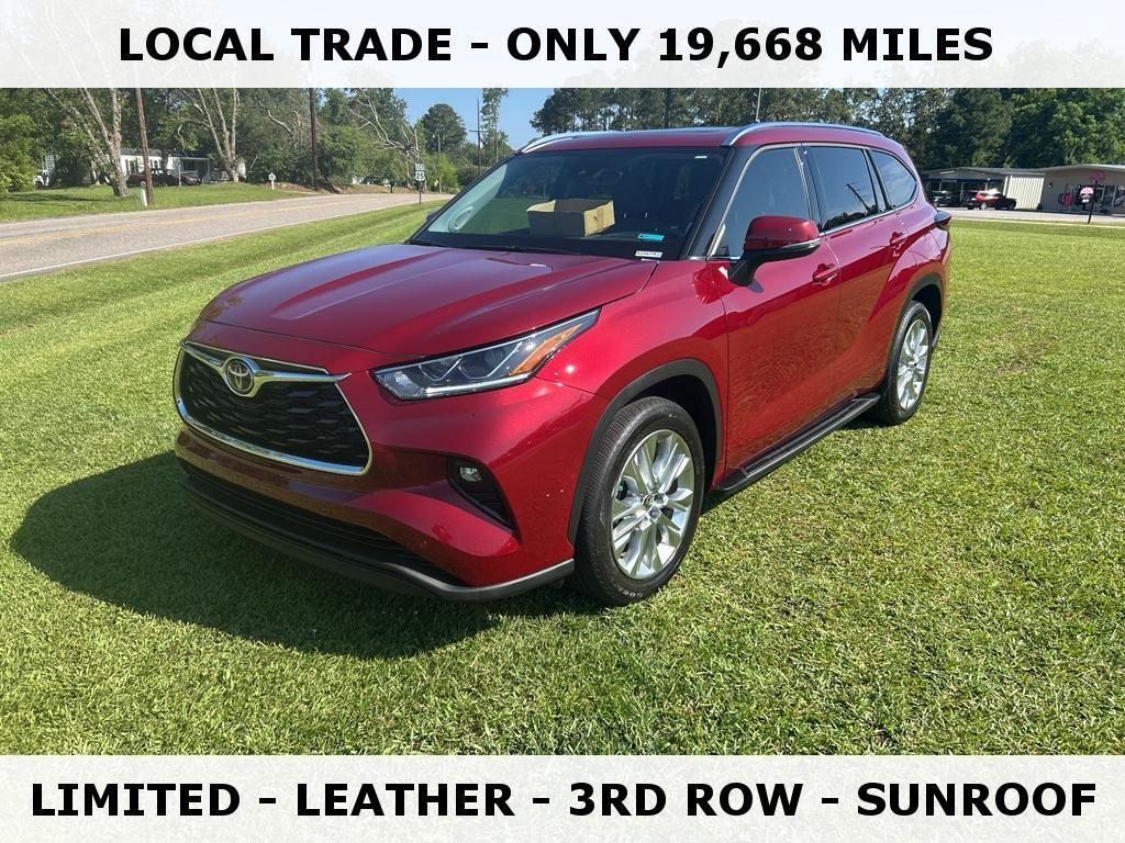 used 2022 Toyota Highlander car, priced at $39,875