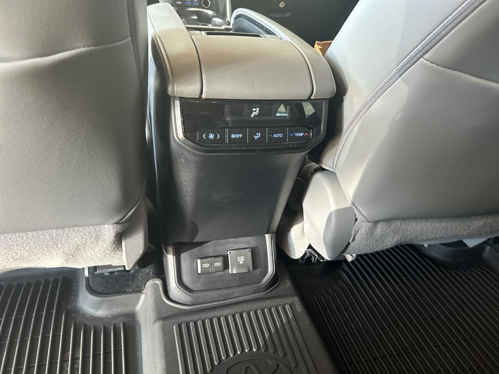 used 2022 Toyota Highlander car, priced at $39,875