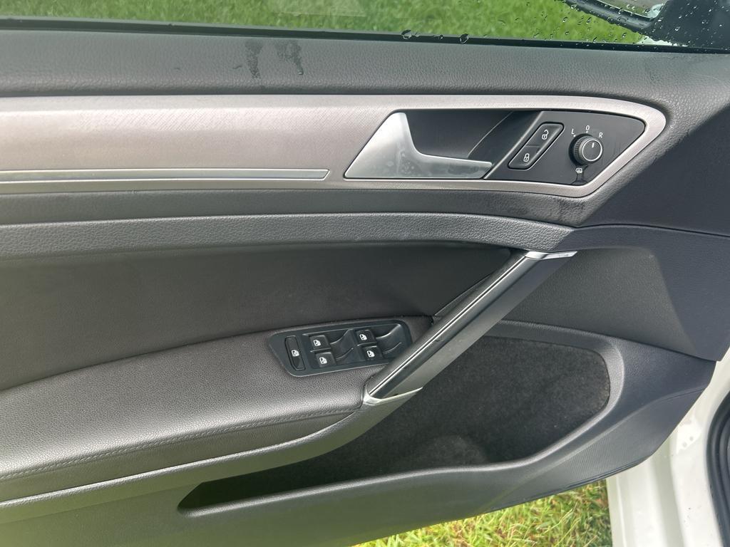 used 2016 Volkswagen e-Golf car, priced at $6,915