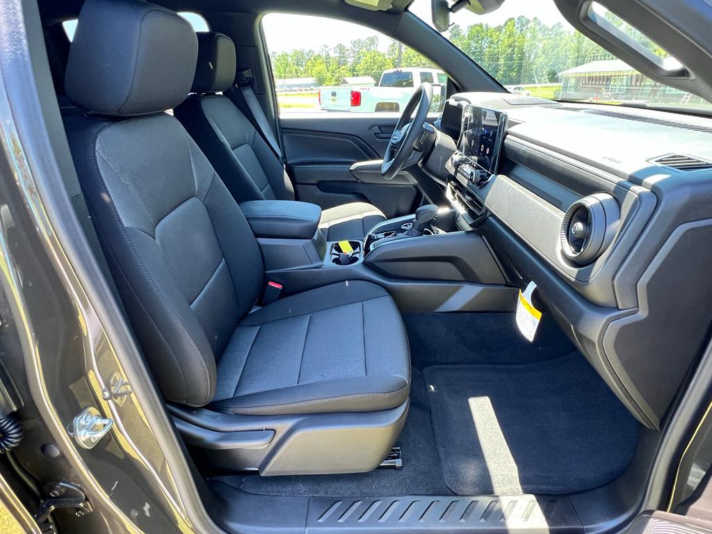 new 2025 Chevrolet Colorado car, priced at $42,635