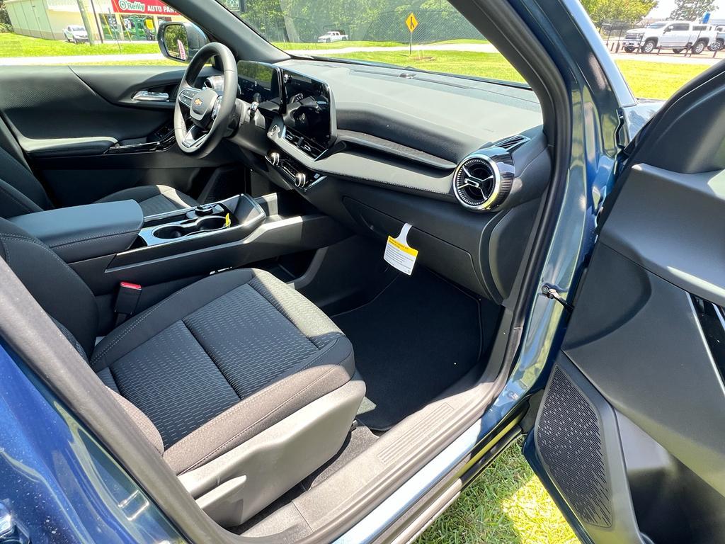new 2026 Chevrolet Equinox car, priced at $30,035