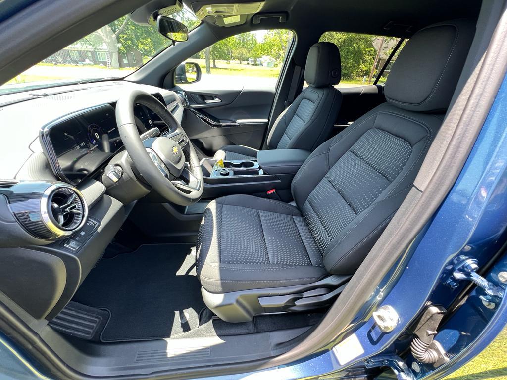 new 2026 Chevrolet Equinox car, priced at $30,035