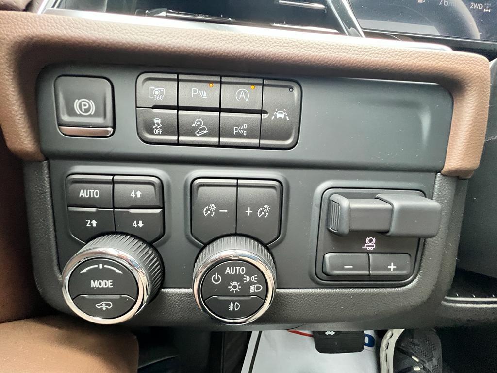 new 2025 Chevrolet Suburban car, priced at $90,675