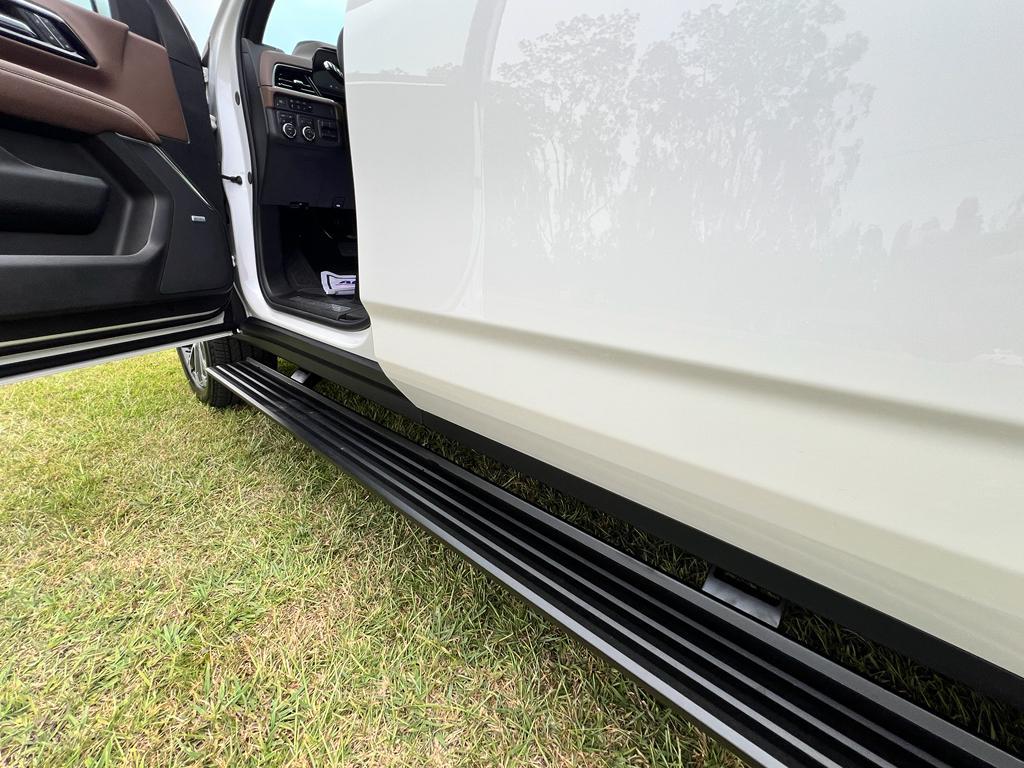 new 2025 Chevrolet Suburban car, priced at $90,675
