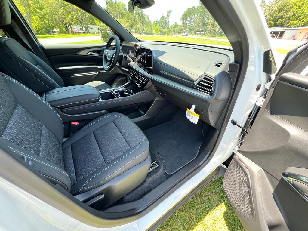 new 2025 Chevrolet Traverse car, priced at $42,735