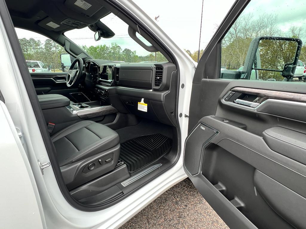new 2025 Chevrolet Silverado 3500 car, priced at $82,535