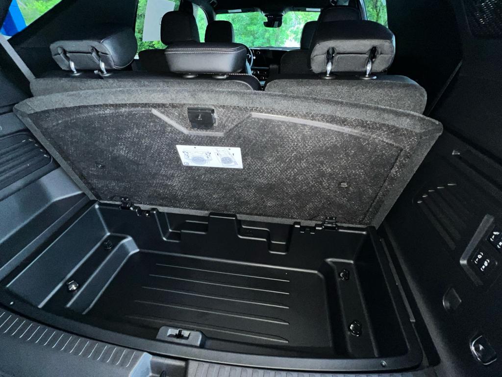 new 2025 Chevrolet Traverse car, priced at $56,330