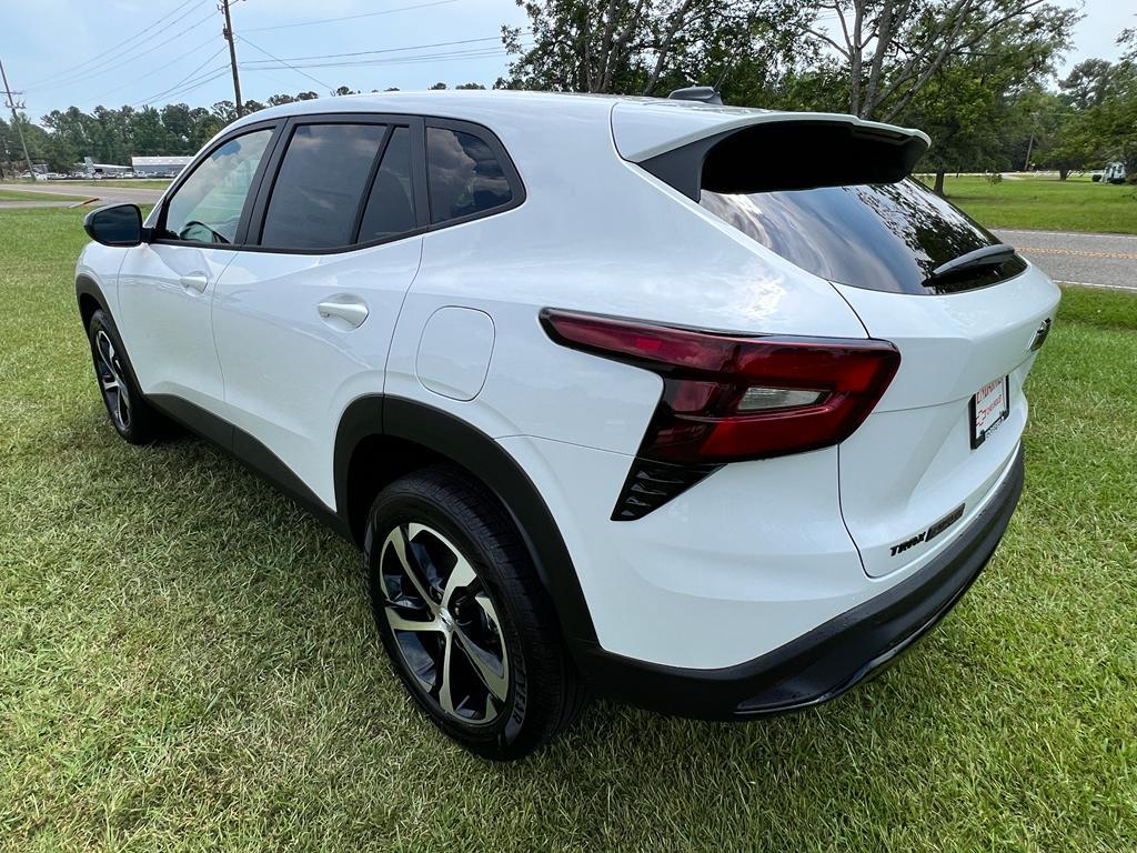 new 2025 Chevrolet Trax car, priced at $24,330
