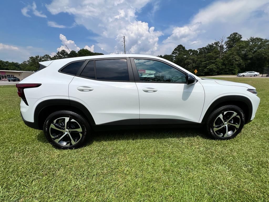 new 2025 Chevrolet Trax car, priced at $24,330