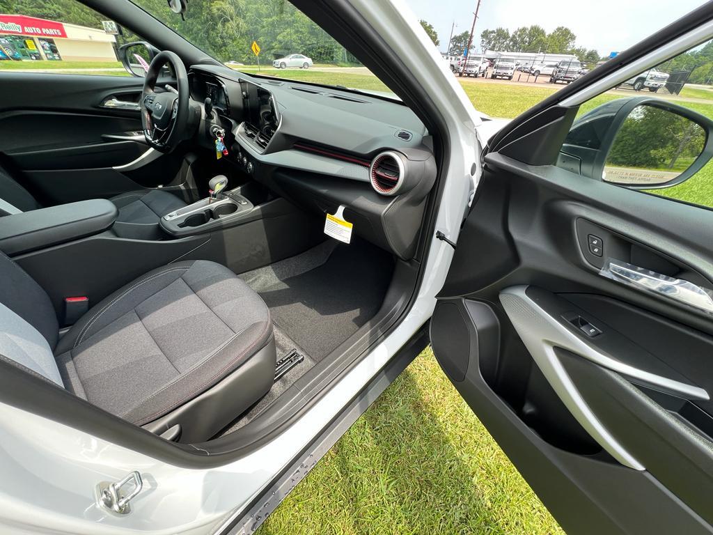 new 2025 Chevrolet Trax car, priced at $24,330