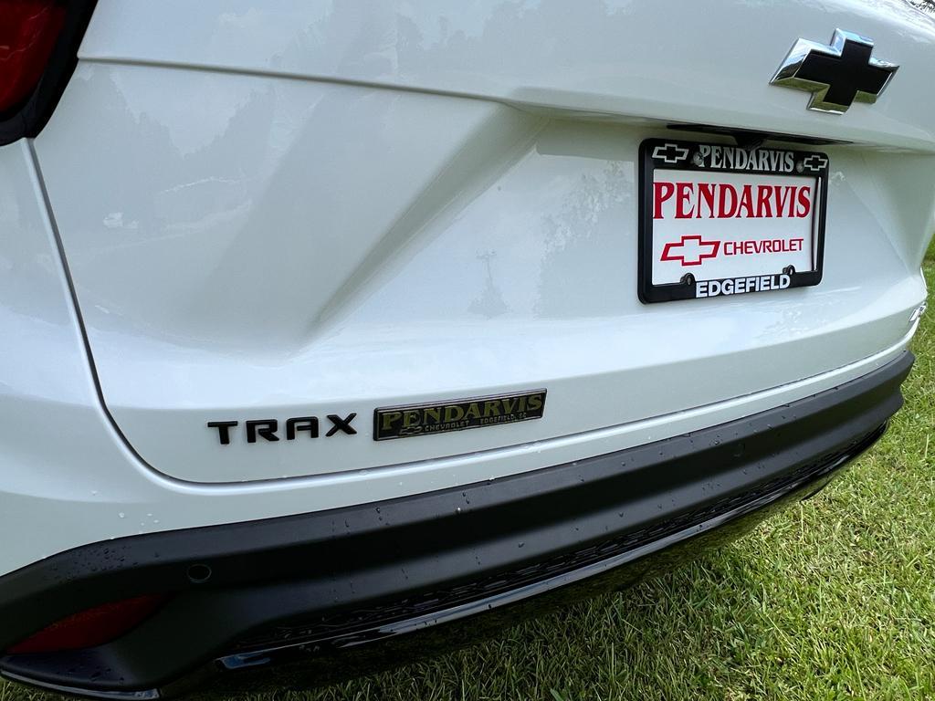 new 2025 Chevrolet Trax car, priced at $24,330