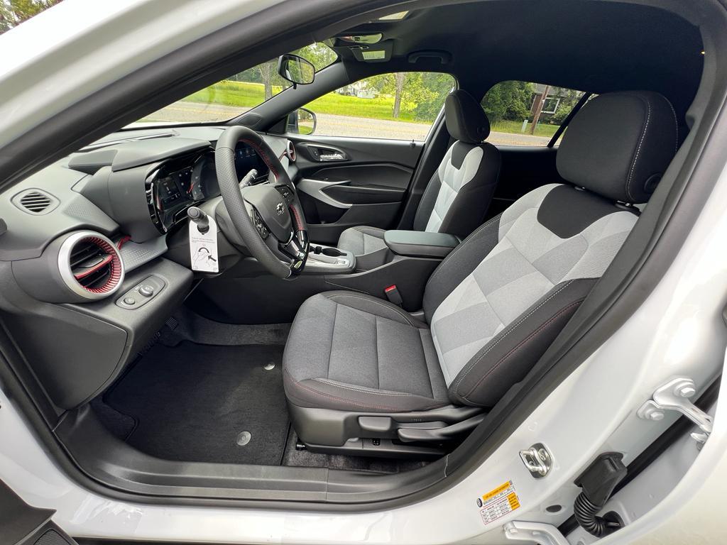 new 2025 Chevrolet Trax car, priced at $24,330