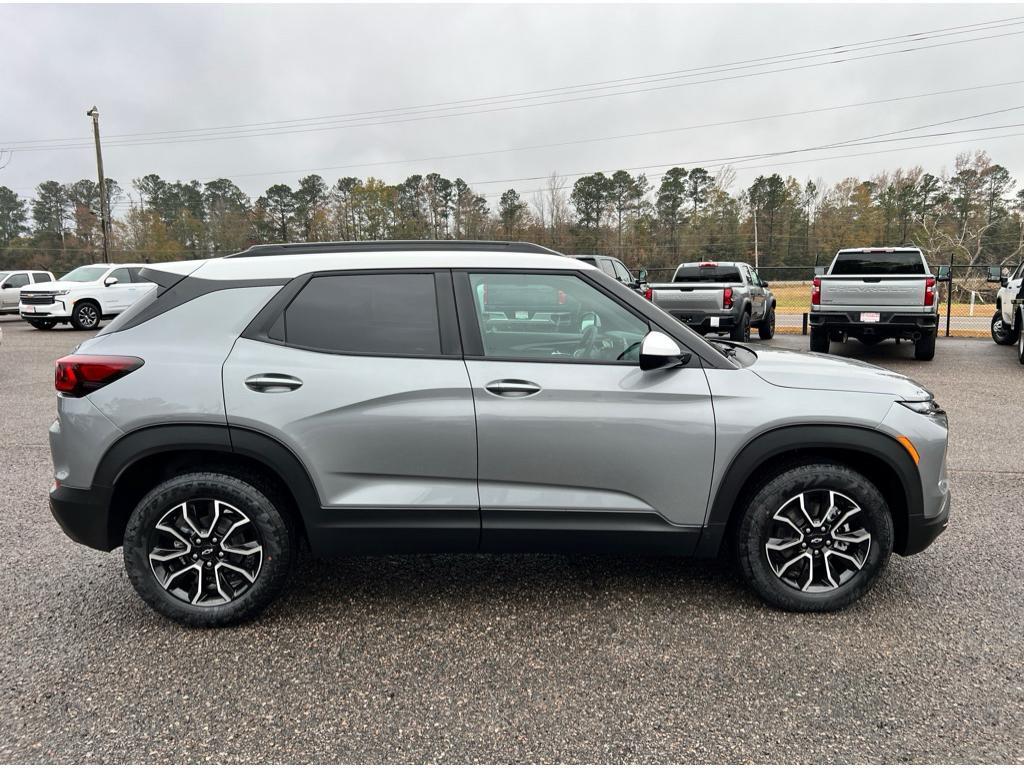 new 2025 Chevrolet TrailBlazer car, priced at $30,625