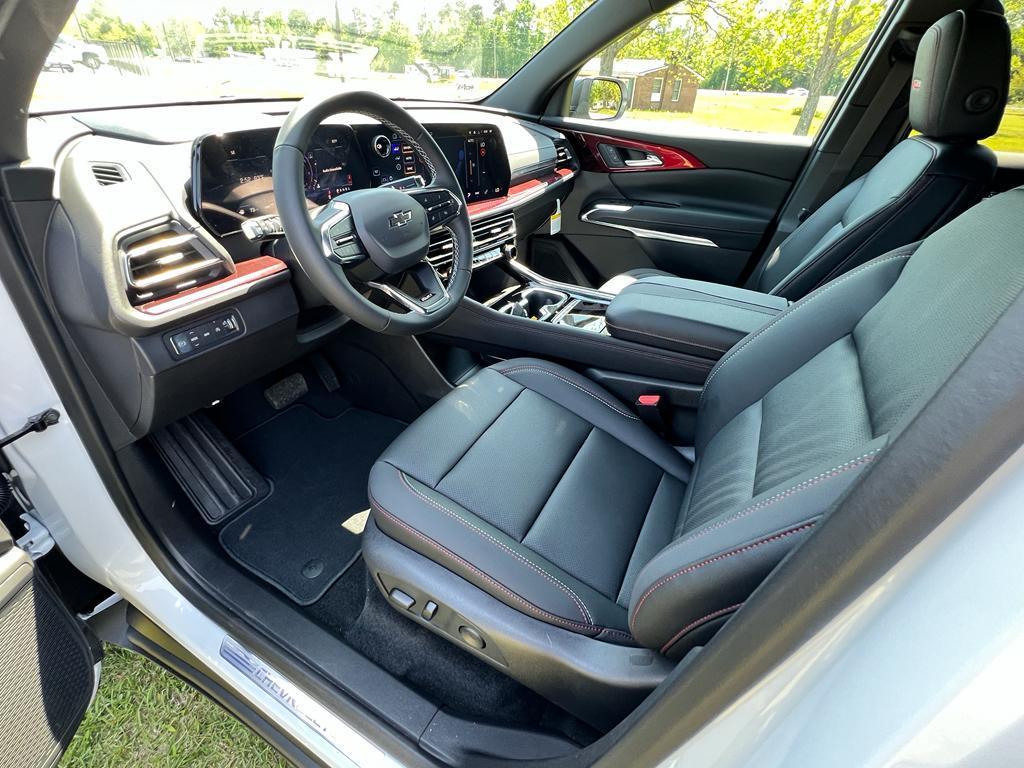 new 2025 Chevrolet Traverse car, priced at $50,730