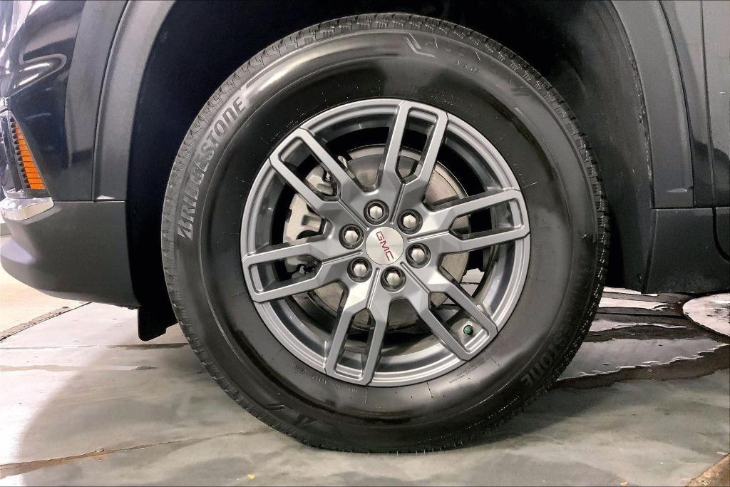 used 2025 GMC Acadia car, priced at $30,500