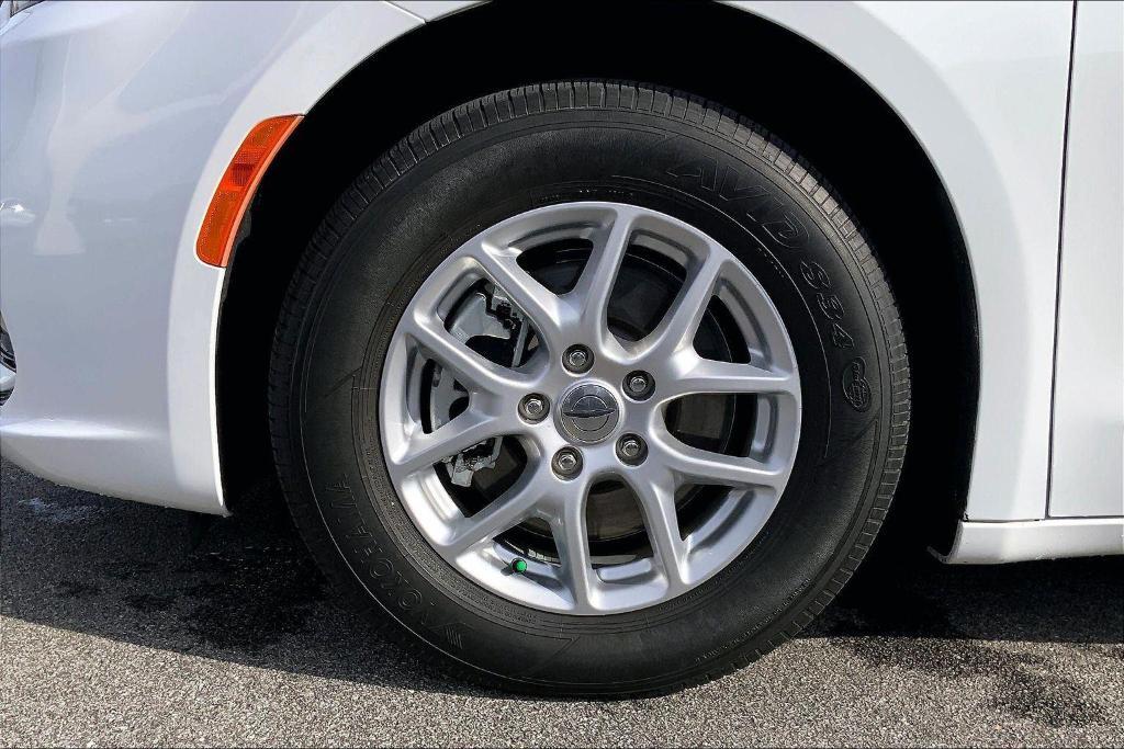 used 2023 Chrysler Pacifica car, priced at $25,000