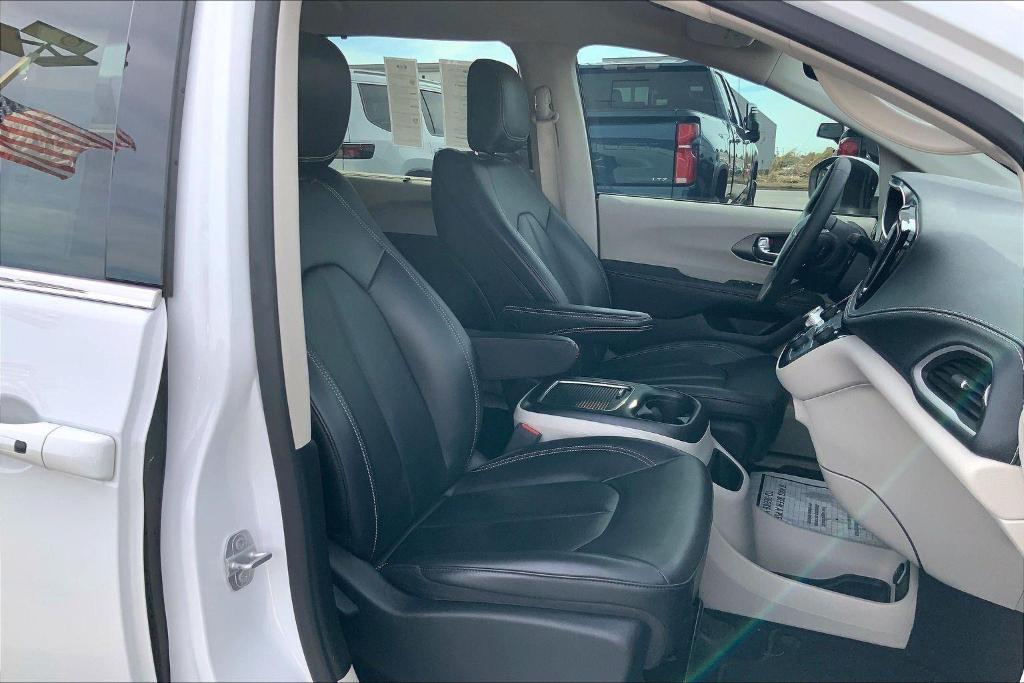 used 2023 Chrysler Pacifica car, priced at $25,000