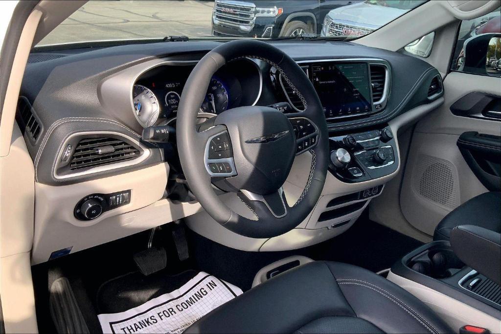 used 2023 Chrysler Pacifica car, priced at $25,000