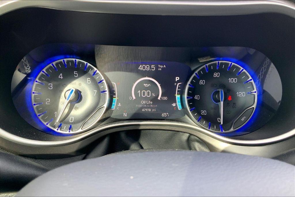 used 2023 Chrysler Pacifica car, priced at $25,000