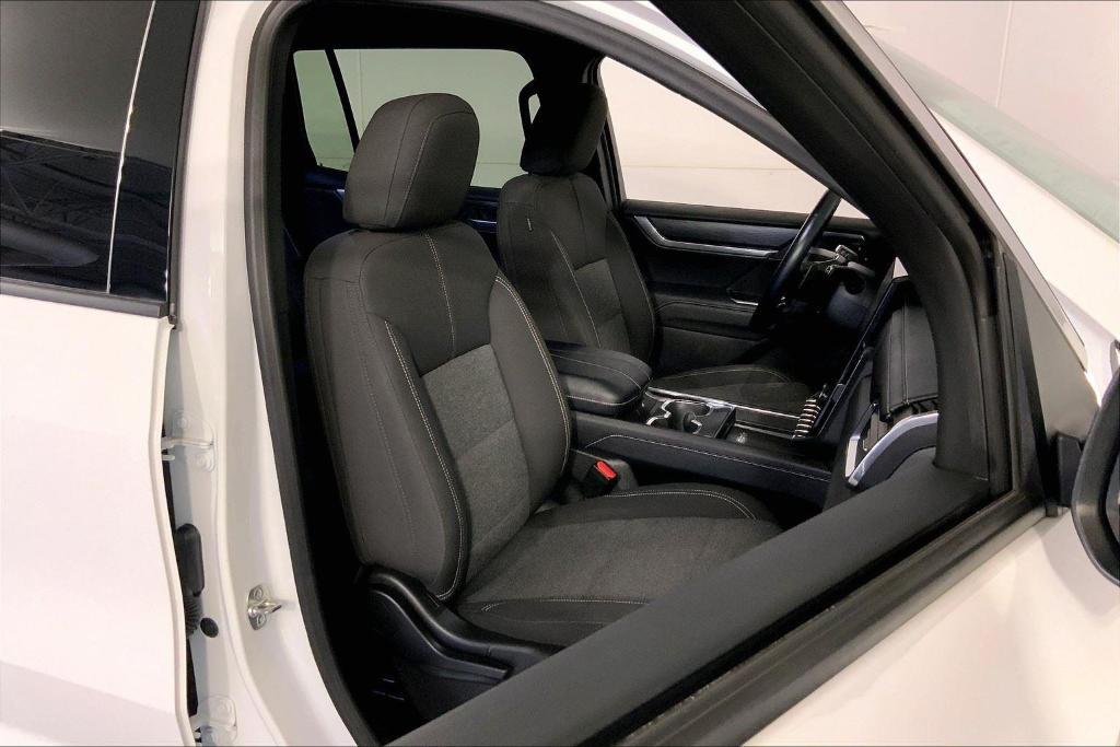 used 2025 GMC Acadia car, priced at $33,500