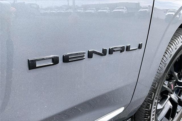 used 2022 GMC Yukon XL car, priced at $53,500