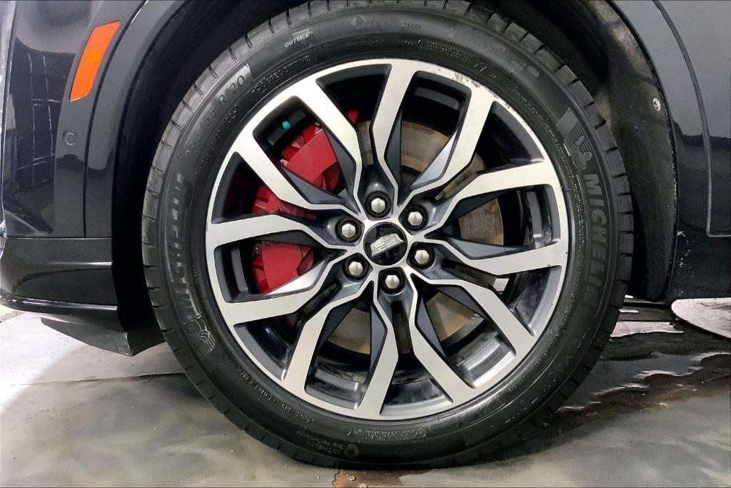 used 2024 Cadillac XT6 car, priced at $40,000