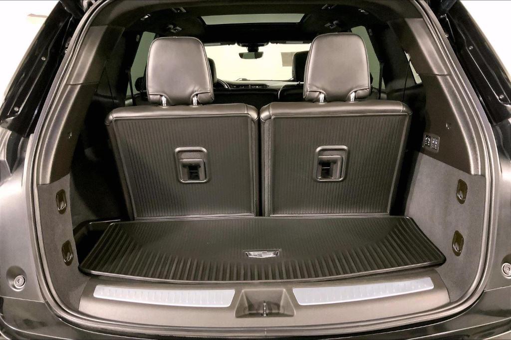 used 2024 Cadillac XT6 car, priced at $40,000