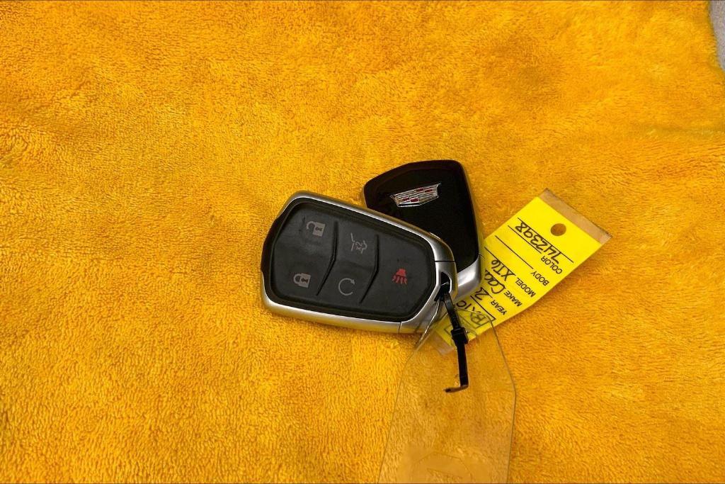 used 2024 Cadillac XT6 car, priced at $40,000